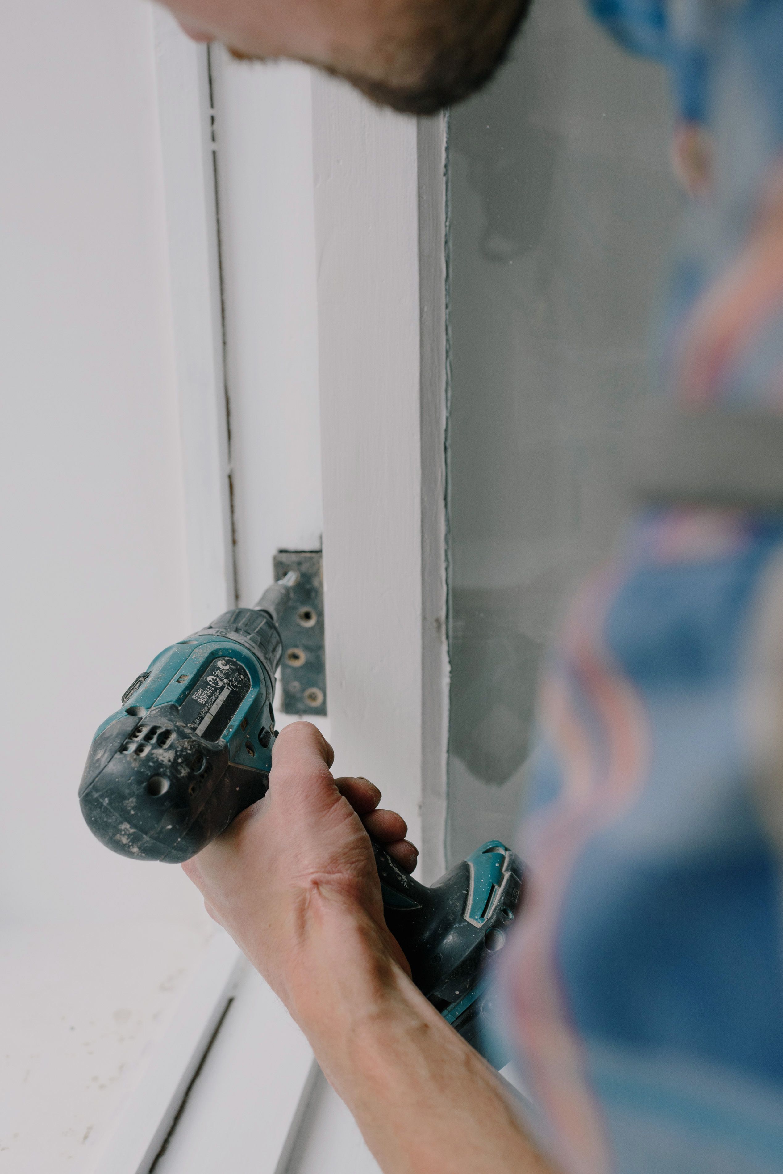 Single-hung window